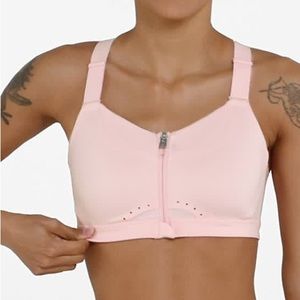 Nike Alpha
Women's High-Support Padded Zip-Front Sports Bra